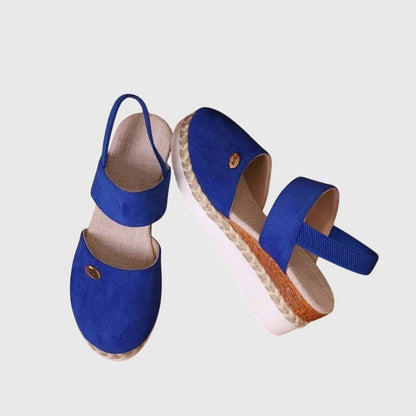 Zwarte Harriet sandalen, gedragen door een model