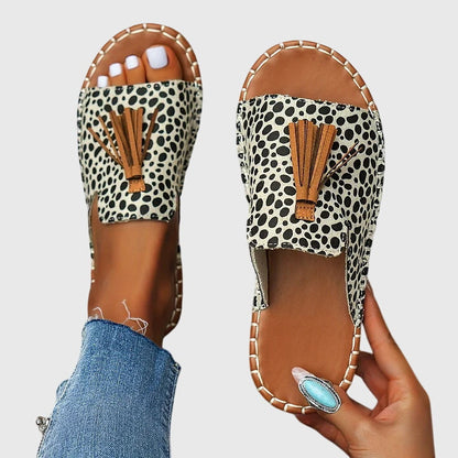 Close-up van het comfortabele voetbed van de Lorraine™ Orthopedische Sandalen.