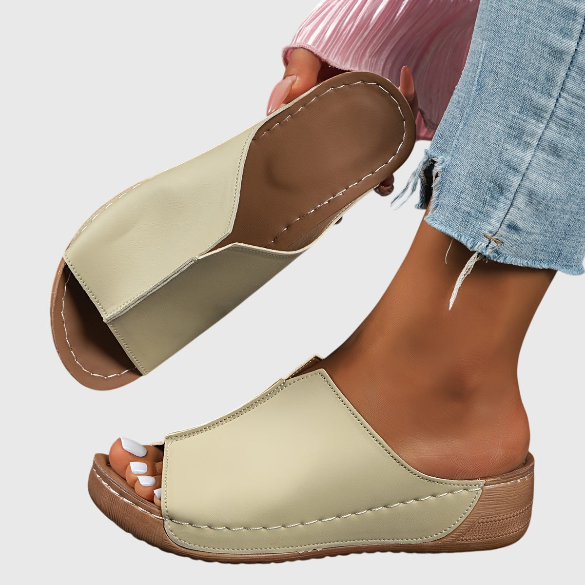 Gestapelde Alicia™ sandalen in verschillende kleuren, toont de diverse opties.
