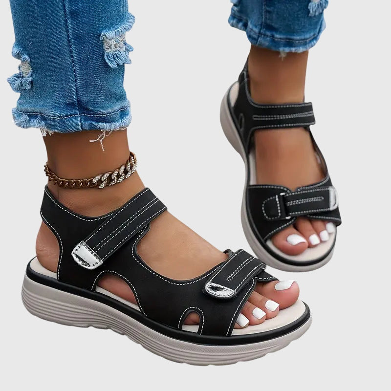 Emery sandalen gecombineerd met zomerse kleding