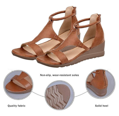 Verschillende kleuren van de Amara sandalen naast elkaar.