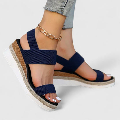 Assortiment Merill Orthopedische Sandalen in verschillende kleuren naast elkaar