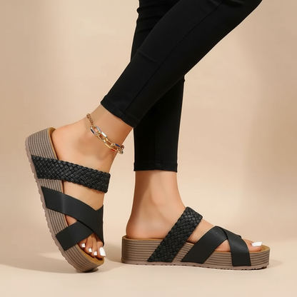 Meerdere kleuren Ava sandalen naast elkaar voor vergelijking