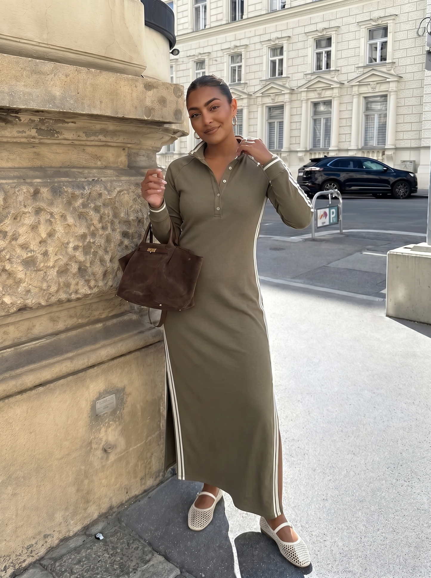 Maxi Jurk met Knoopkraag - Comfortabel Sweatstof Design