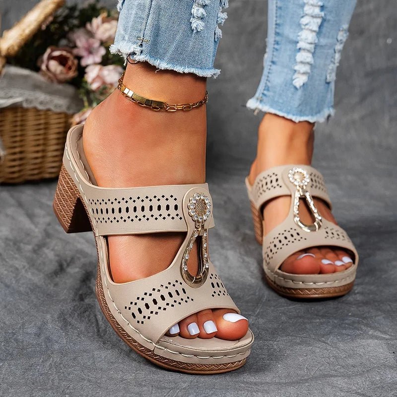 Nora Orthopedische Sandalen Zwart, schuin bovenaanzicht