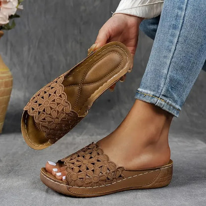 Delilah sandalen in khaki kleur