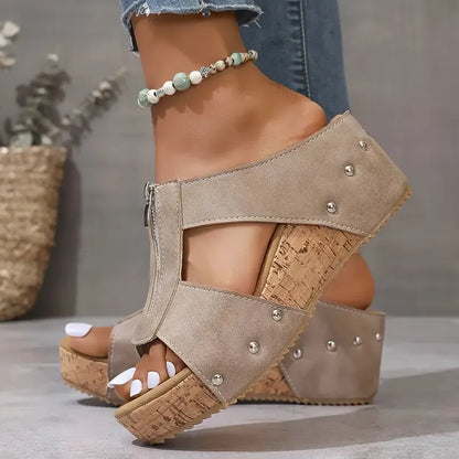 Gigi wig sandalen in khaki, frontaal aanzicht
