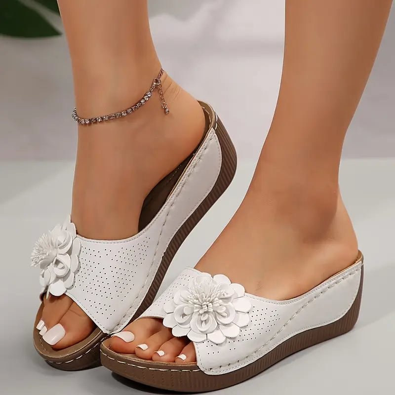 Een scène waarop de sandalen deel uitmaken van een casual zomeroutfit.