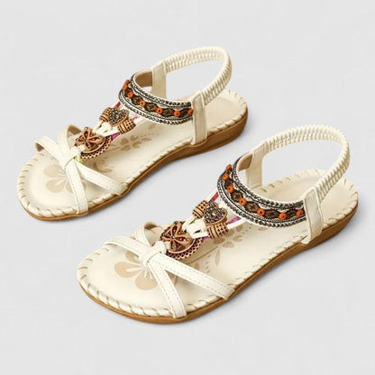 Maryna Orthopedische Sandalen in Toledo Rood, gecombineerd met een zomerse outfit.