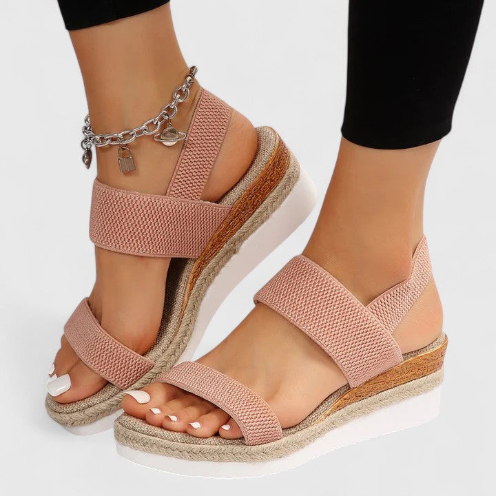 Merill Sandalen in grijze kleur, bovenaanzicht
